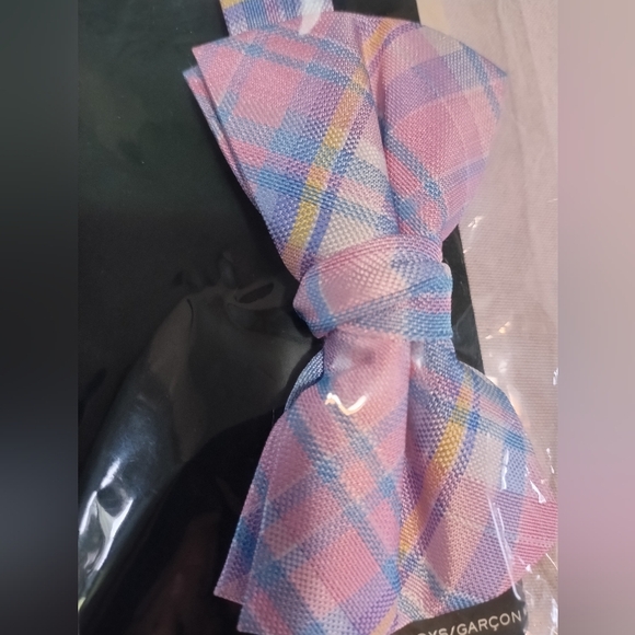 2 for $30 kids or women's bowties, two for sale - Picture 3 of 4